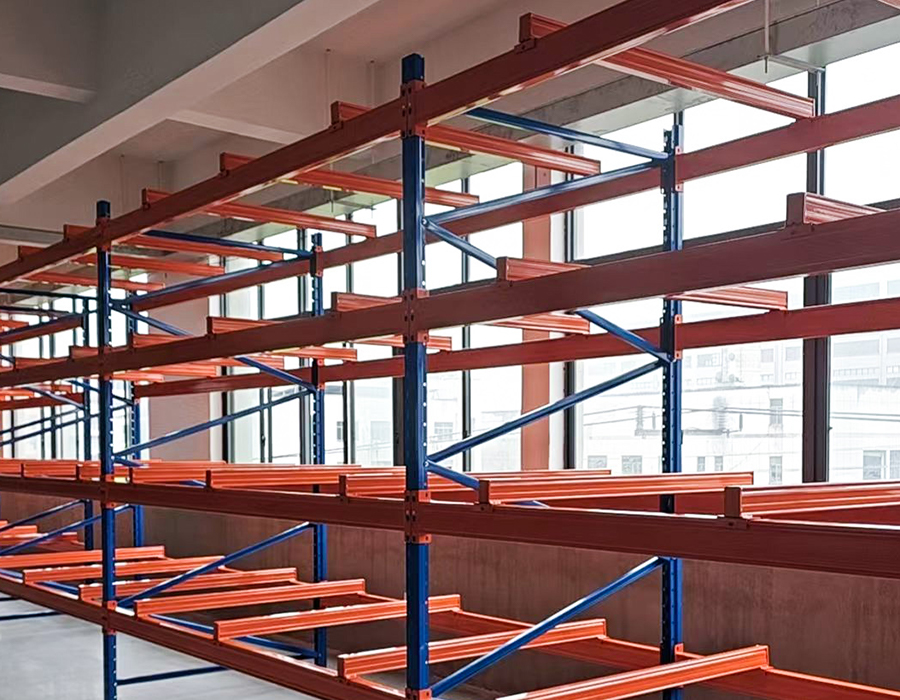 Op zwaar werk berekende stellingen (>800 kg/laag)