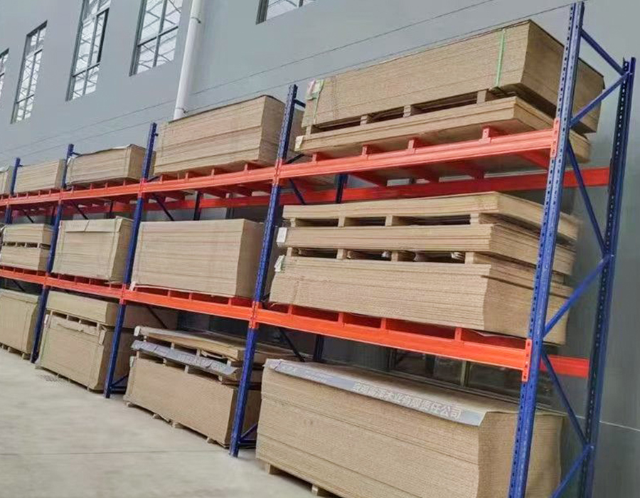 Op zwaar werk berekende stellingen (>800 kg/laag)