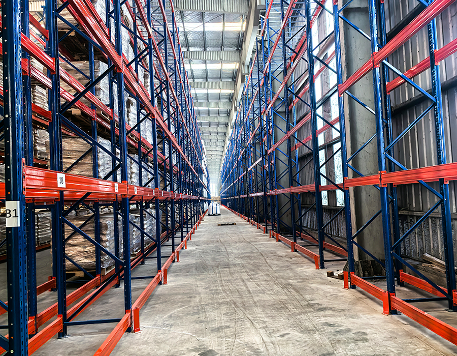 Op zwaar werk berekende stellingen (>800 kg/laag)